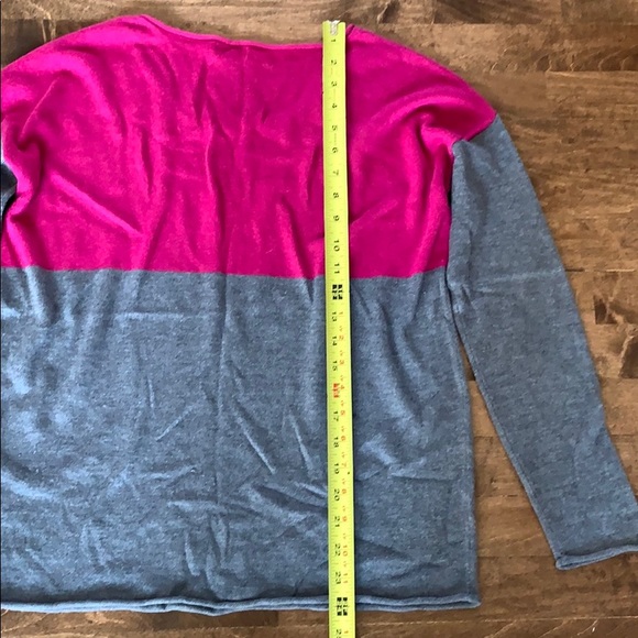 Splendid gray/fuchsia color block sweater - Picture 9 of 10